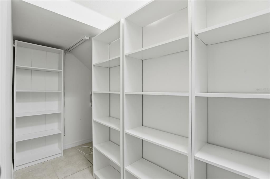 На продажу: $750,000 (4 спален, 3 ванн, 4084 Квадратных фут)