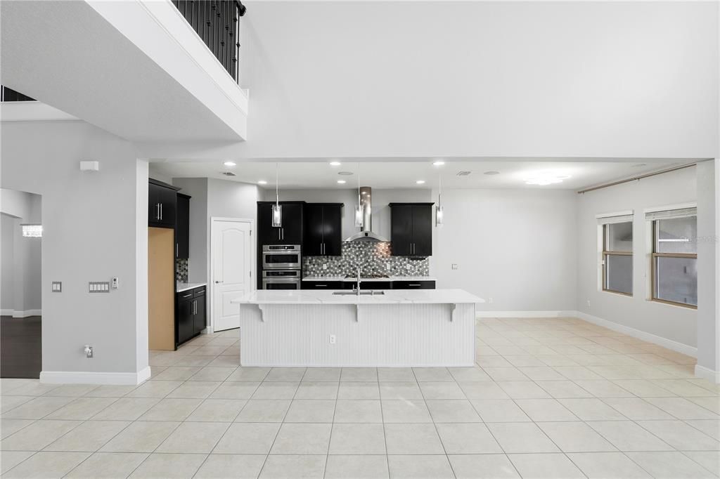 На продажу: $750,000 (4 спален, 3 ванн, 4084 Квадратных фут)