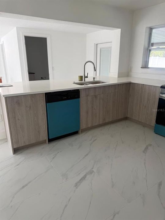 待售: $379,990 (3 贝兹, 1 浴室, 1247 平方英尺)