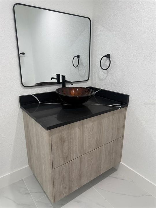 待售: $379,990 (3 贝兹, 1 浴室, 1247 平方英尺)