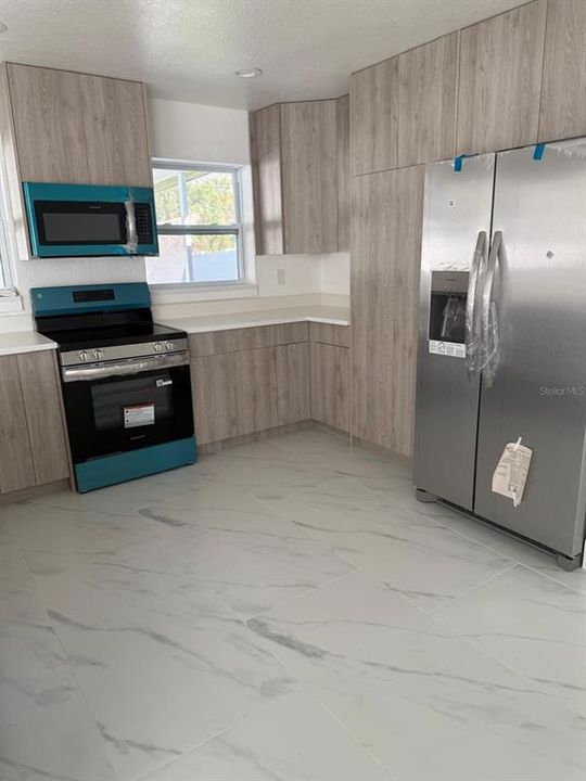 待售: $379,990 (3 贝兹, 1 浴室, 1247 平方英尺)