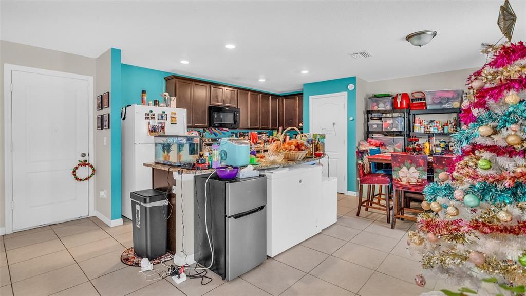 For Sale: $280,000 (4 beds, 2 baths, 1826 Square Feet)