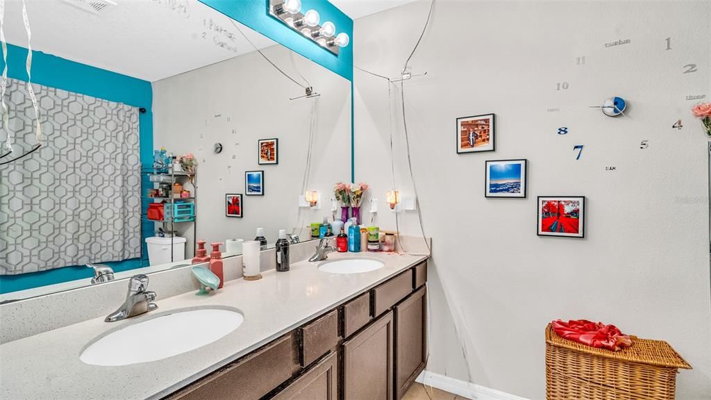 For Sale: $280,000 (4 beds, 2 baths, 1826 Square Feet)