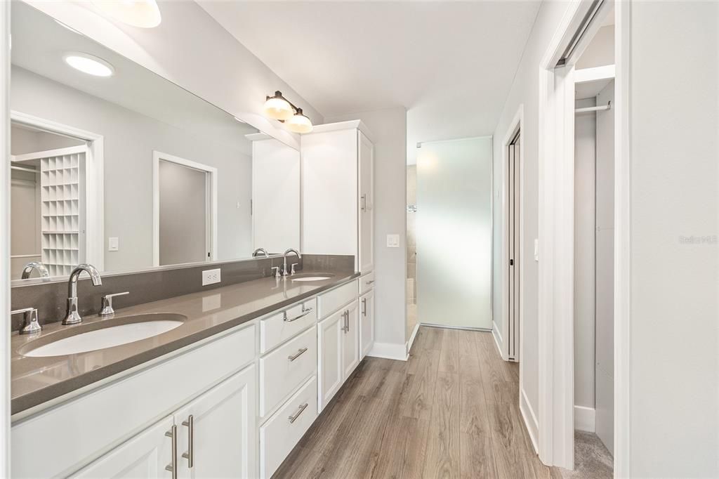 For Sale: $712,000 (3 beds, 2 baths, 1986 Square Feet)