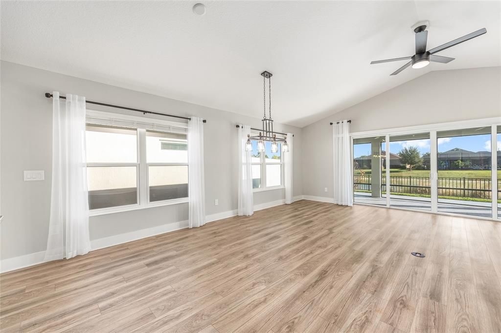 For Sale: $712,000 (3 beds, 2 baths, 1986 Square Feet)