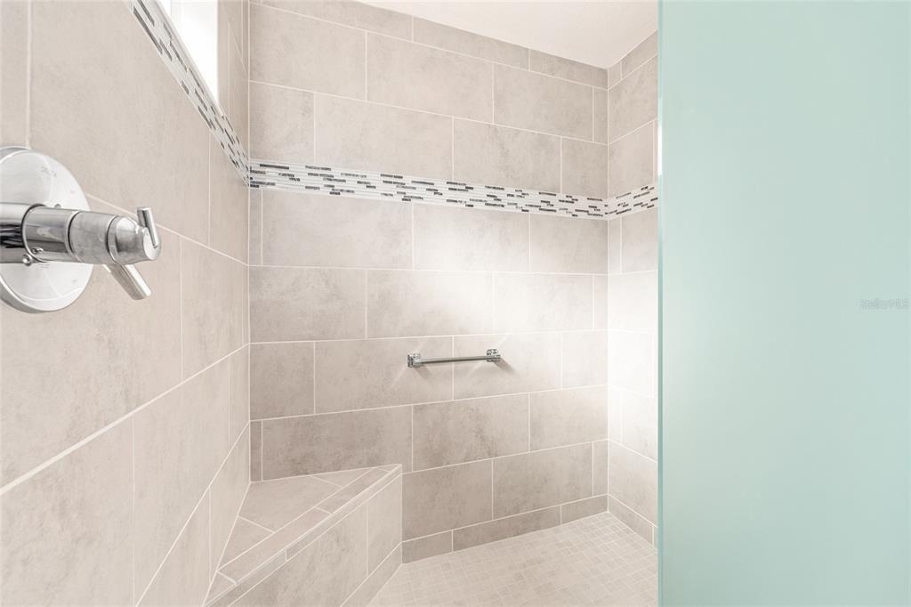 For Sale: $712,000 (3 beds, 2 baths, 1986 Square Feet)