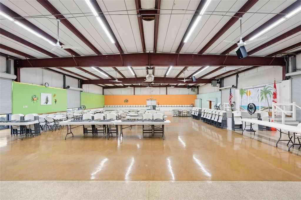 For Sale: $89,000 (1 beds, 1 baths, 724 Square Feet)