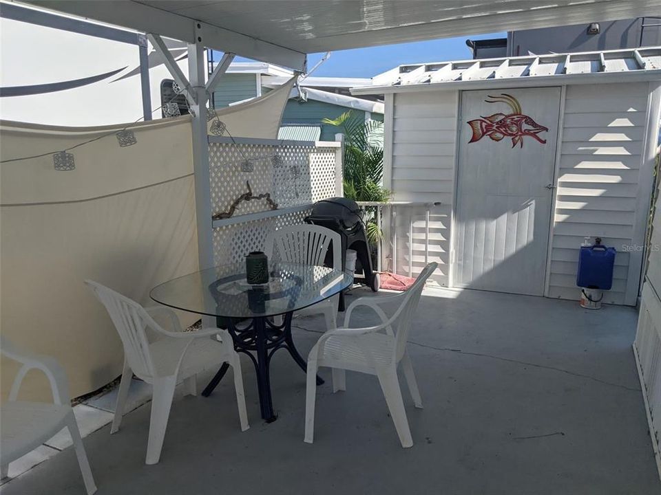 For Sale: $89,000 (1 beds, 1 baths, 724 Square Feet)