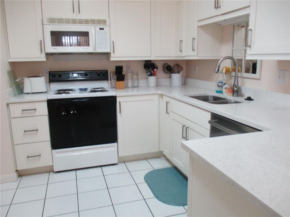 En Venta: $275,000 (3 camas, 2 baños, 1298 Pies cuadrados)