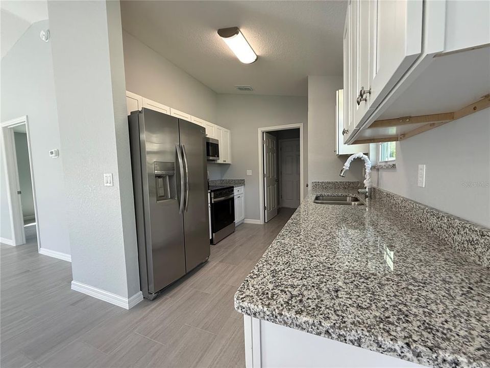 На продажу: $209,900 (3 спален, 2 ванн, 1232 Квадратных фут)