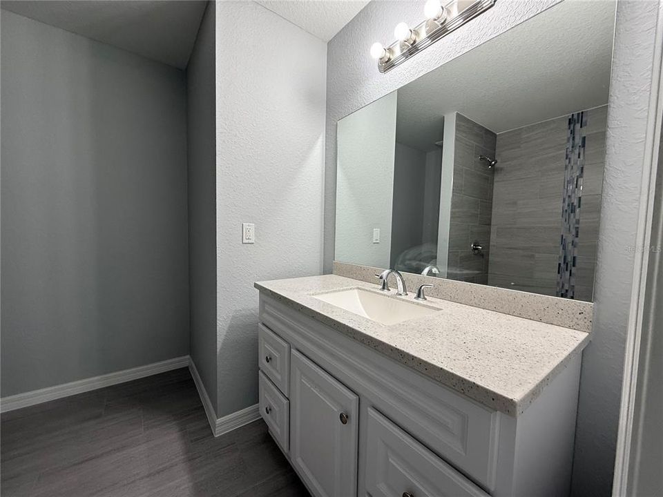 На продажу: $209,900 (3 спален, 2 ванн, 1232 Квадратных фут)