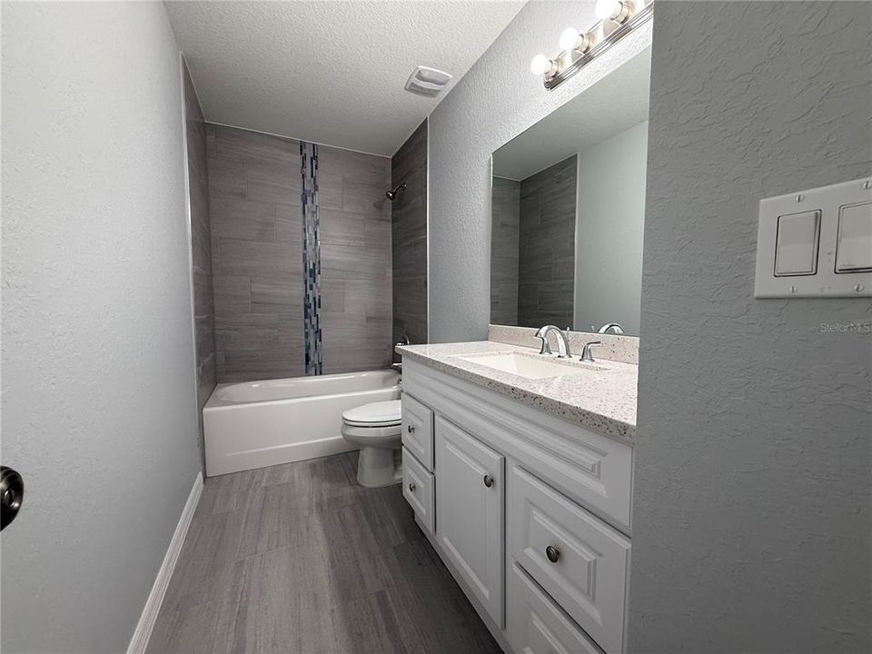 На продажу: $209,900 (3 спален, 2 ванн, 1232 Квадратных фут)