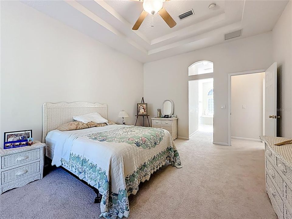 En Venta: $434,000 (3 camas, 2 baños, 1775 Pies cuadrados)