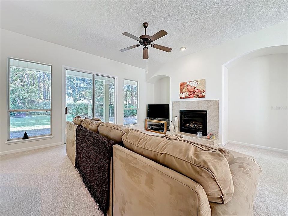 En Venta: $434,000 (3 camas, 2 baños, 1775 Pies cuadrados)