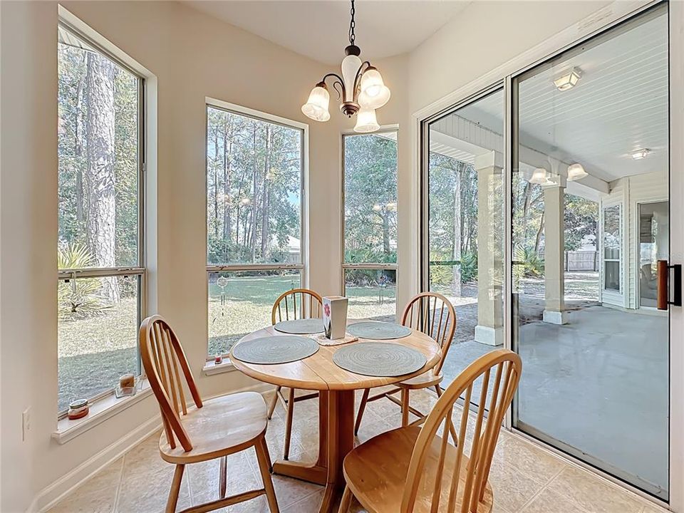 En Venta: $434,000 (3 camas, 2 baños, 1775 Pies cuadrados)