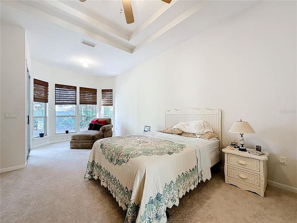 En Venta: $434,000 (3 camas, 2 baños, 1775 Pies cuadrados)