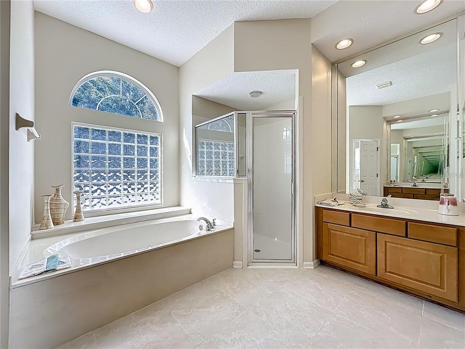 En Venta: $434,000 (3 camas, 2 baños, 1775 Pies cuadrados)