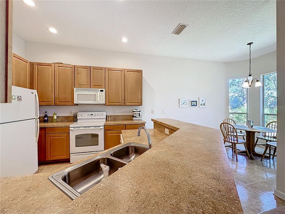 En Venta: $434,000 (3 camas, 2 baños, 1775 Pies cuadrados)