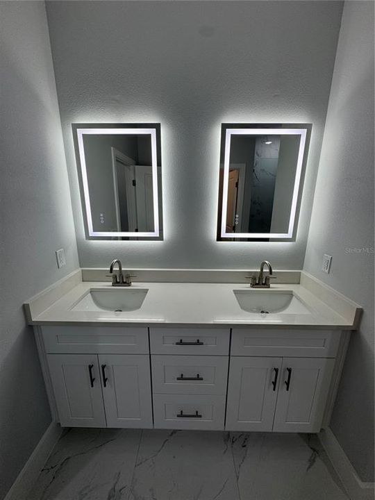 En Venta: $309,000 (3 camas, 2 baños, 1604 Pies cuadrados)