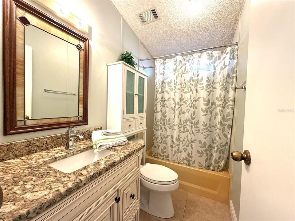 待售: $174,900 (2 贝兹, 2 浴室, 1056 平方英尺)