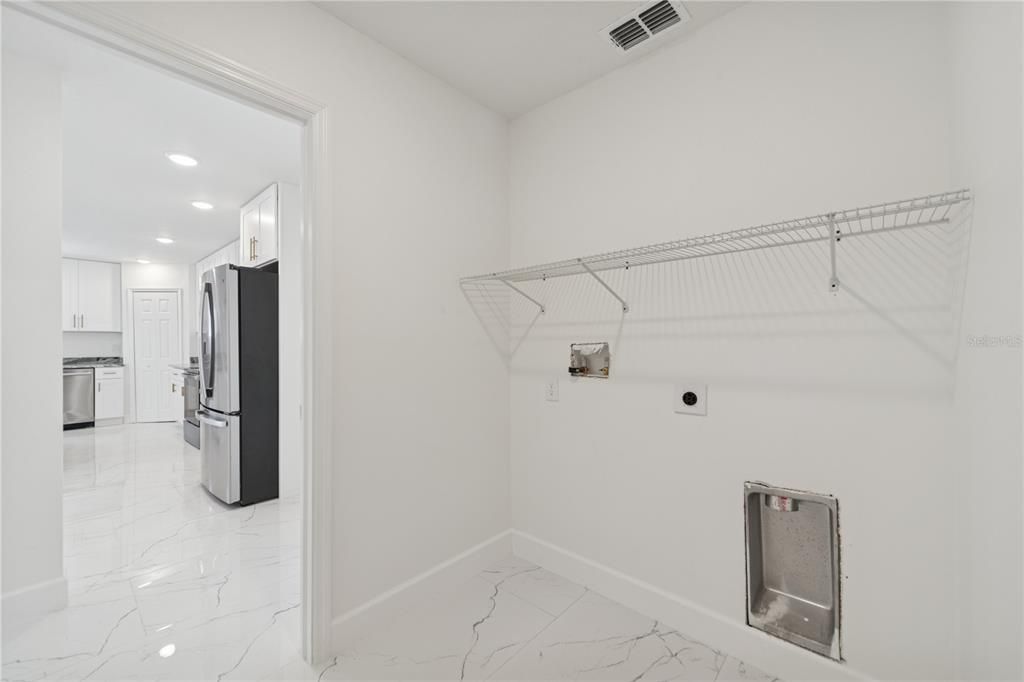 待售: $399,000 (5 贝兹, 3 浴室, 1800 平方英尺)