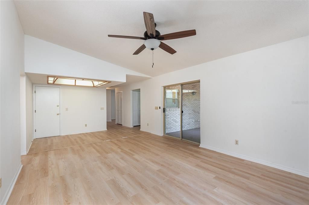 En Venta: $290,000 (3 camas, 2 baños, 1755 Pies cuadrados)