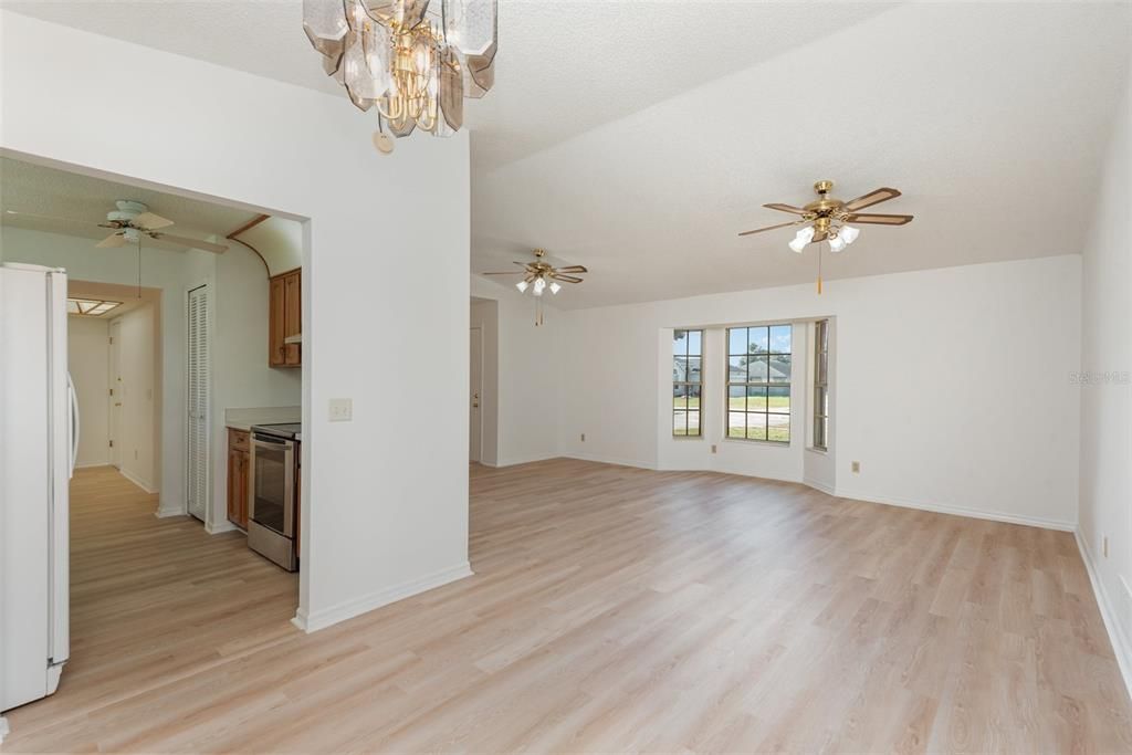 En Venta: $290,000 (3 camas, 2 baños, 1755 Pies cuadrados)