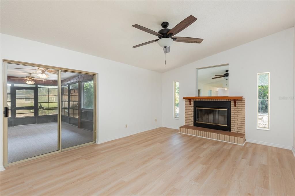 En Venta: $290,000 (3 camas, 2 baños, 1755 Pies cuadrados)