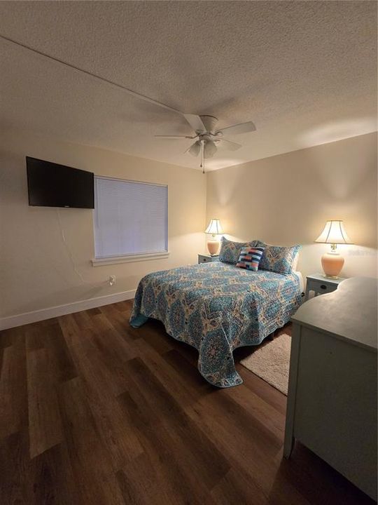 For Sale: $210,000 (2 beds, 2 baths, 1178 Square Feet)