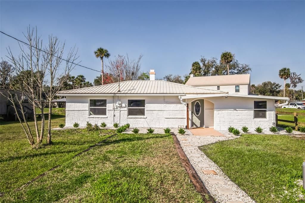 待售: $215,000 (2 贝兹, 1 浴室, 1266 平方英尺)