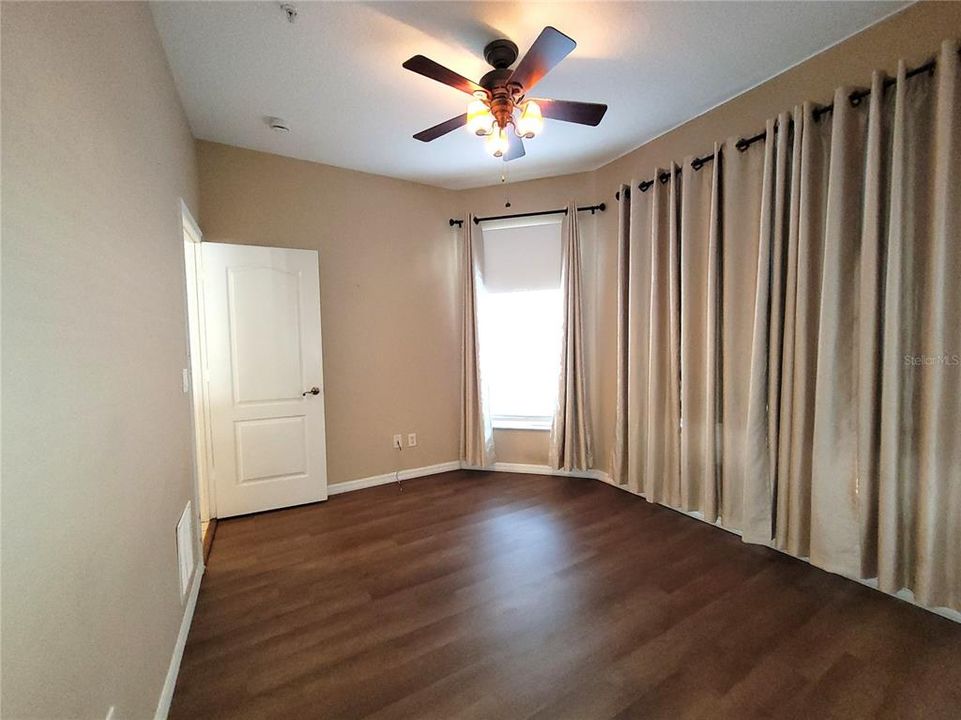 For Rent: $2,000 (3 beds, 2 baths, 1230 Square Feet)