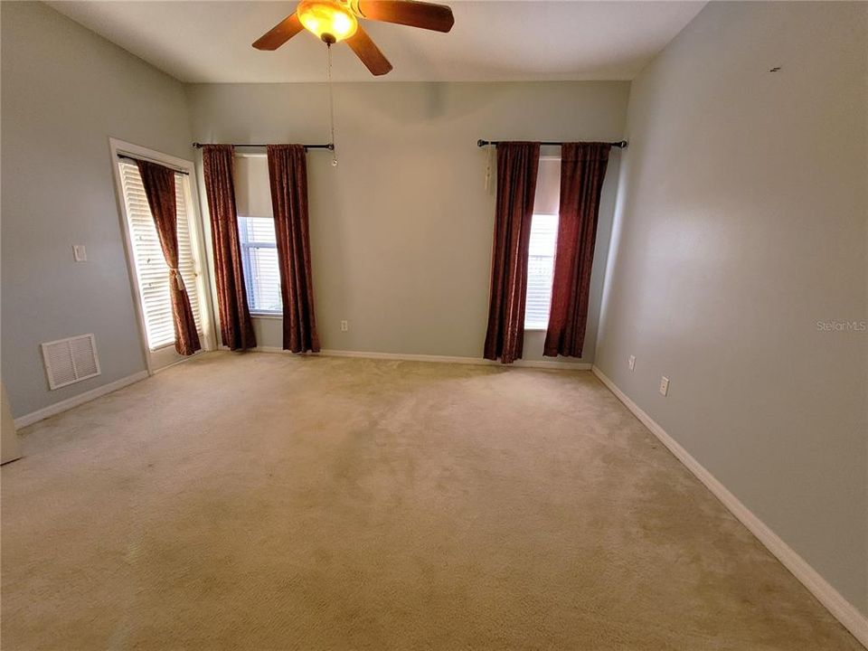 For Rent: $2,000 (3 beds, 2 baths, 1230 Square Feet)