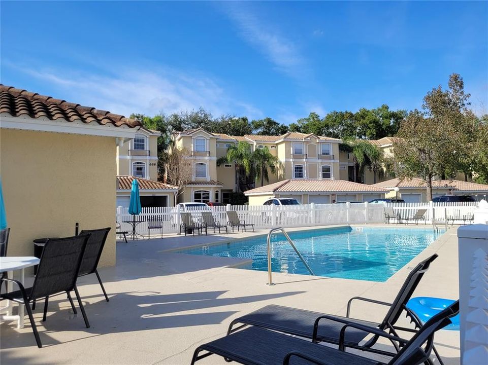 For Rent: $2,000 (3 beds, 2 baths, 1230 Square Feet)