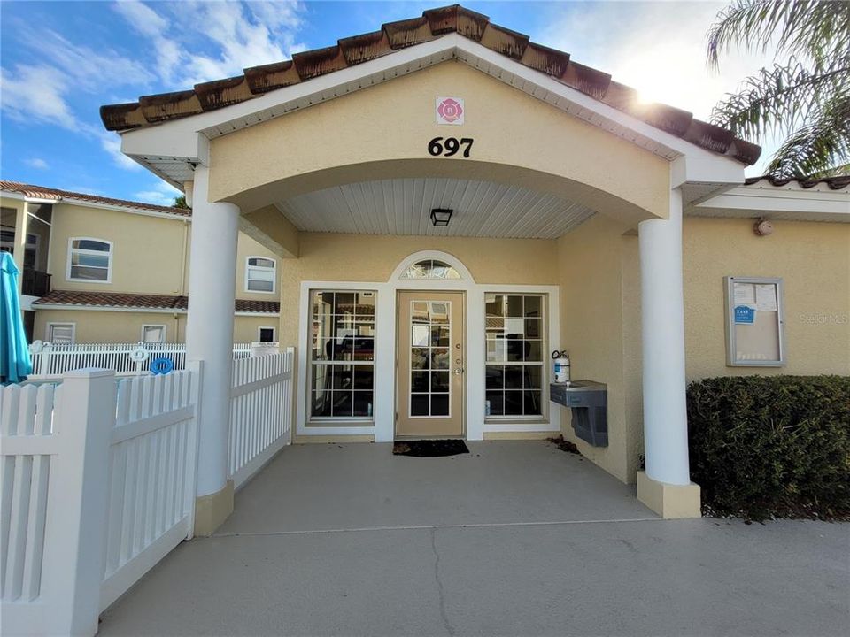 For Rent: $2,000 (3 beds, 2 baths, 1230 Square Feet)