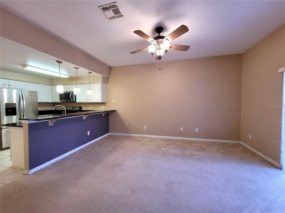 For Rent: $2,000 (3 beds, 2 baths, 1230 Square Feet)