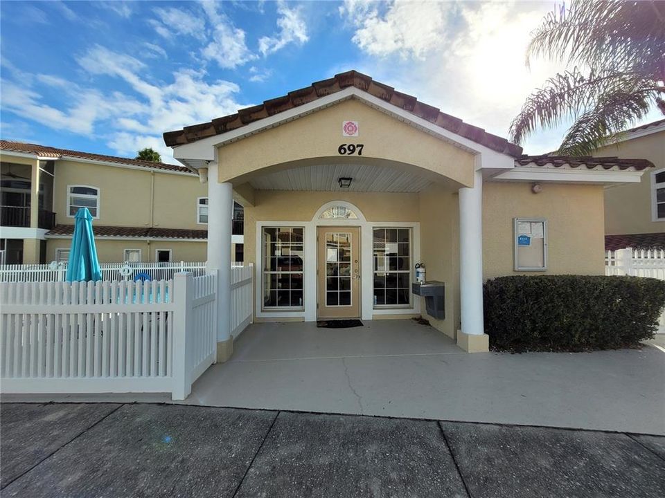 For Rent: $2,000 (3 beds, 2 baths, 1230 Square Feet)