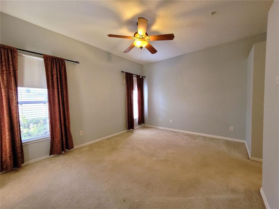 For Rent: $2,000 (3 beds, 2 baths, 1230 Square Feet)