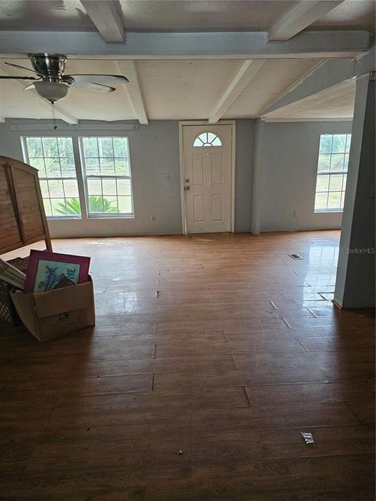 For Sale: $95,000 (3 beds, 2 baths, 1248 Square Feet)