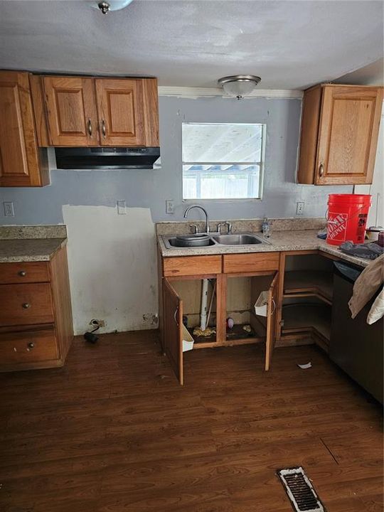 For Sale: $95,000 (3 beds, 2 baths, 1248 Square Feet)