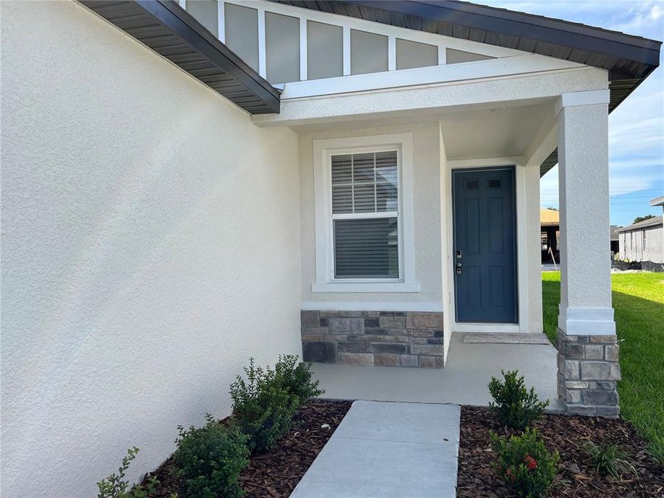 For Rent: $2,295 (4 beds, 2 baths, 1687 Square Feet)