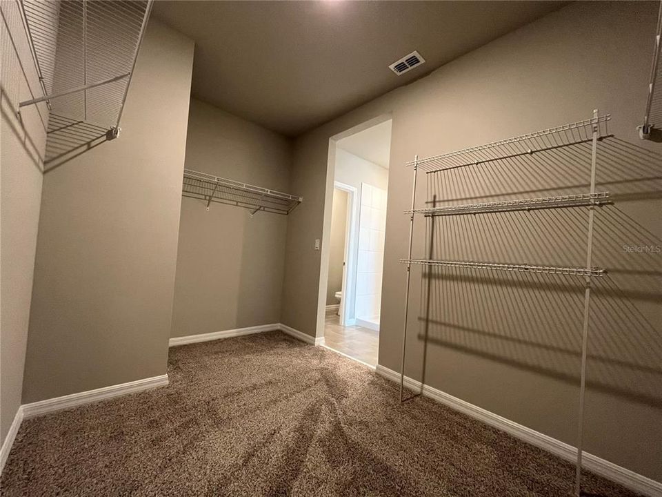 For Rent: $2,295 (4 beds, 2 baths, 1687 Square Feet)