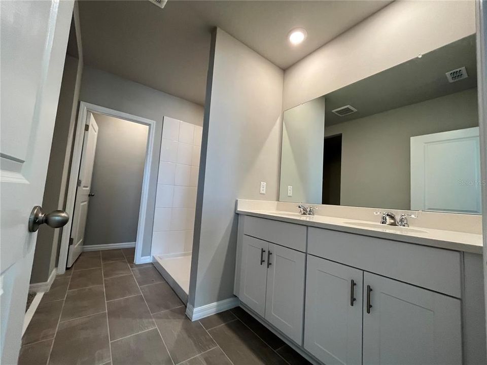 For Rent: $2,295 (4 beds, 2 baths, 1687 Square Feet)