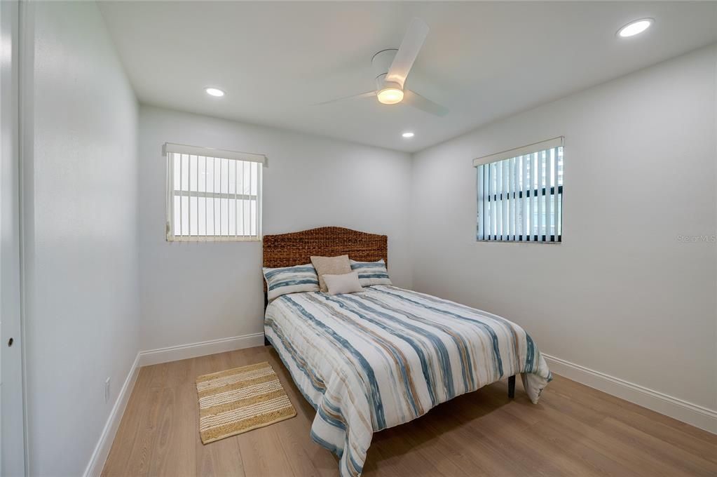 На продажу: $850,000 (2 спален, 2 ванн, 1143 Квадратных фут)