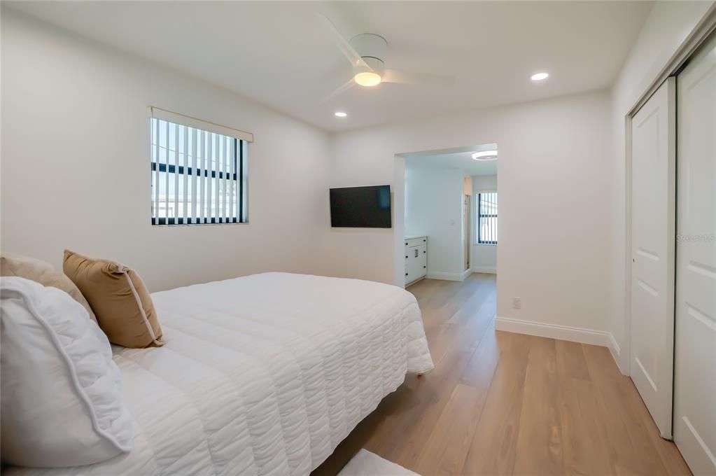 На продажу: $850,000 (2 спален, 2 ванн, 1143 Квадратных фут)