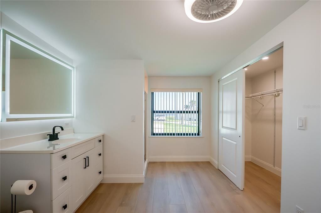 На продажу: $850,000 (2 спален, 2 ванн, 1143 Квадратных фут)