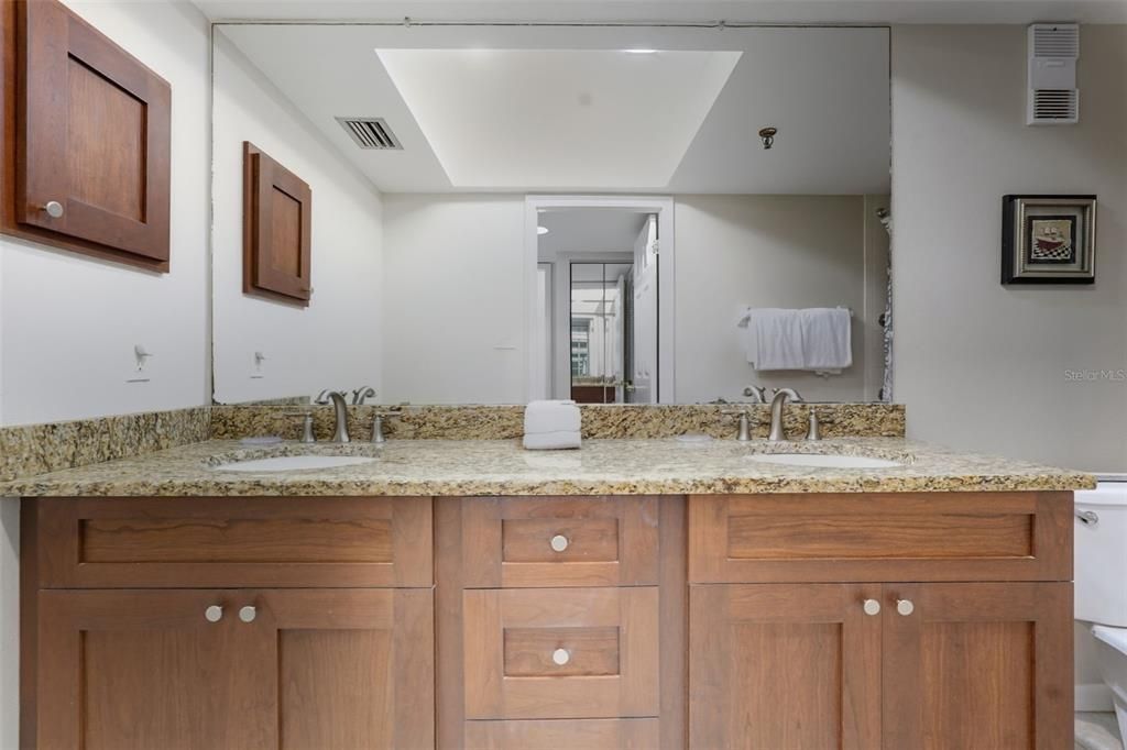 En Venta: $1,250,000 (3 camas, 3 baños, 1500 Pies cuadrados)