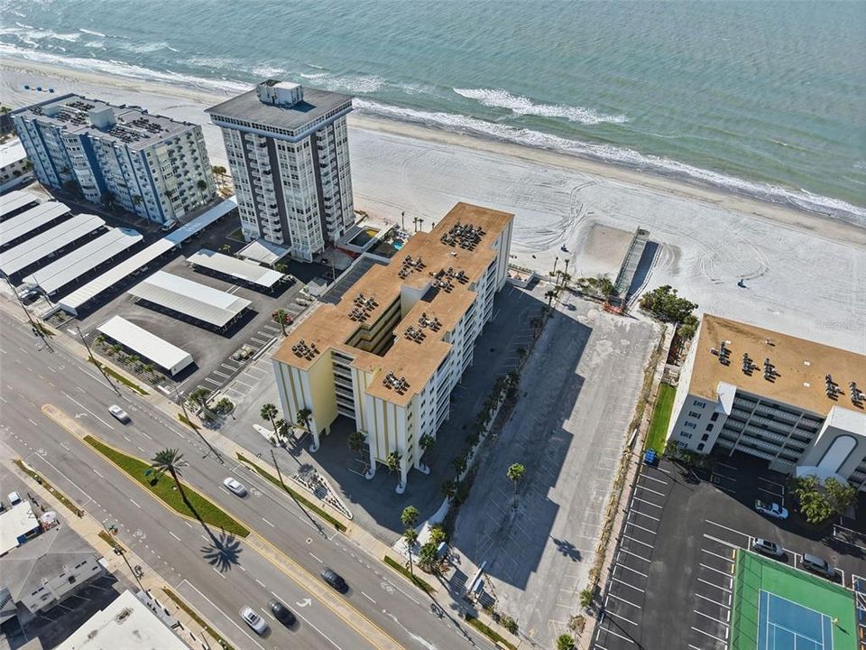 En Venta: $1,250,000 (3 camas, 3 baños, 1500 Pies cuadrados)