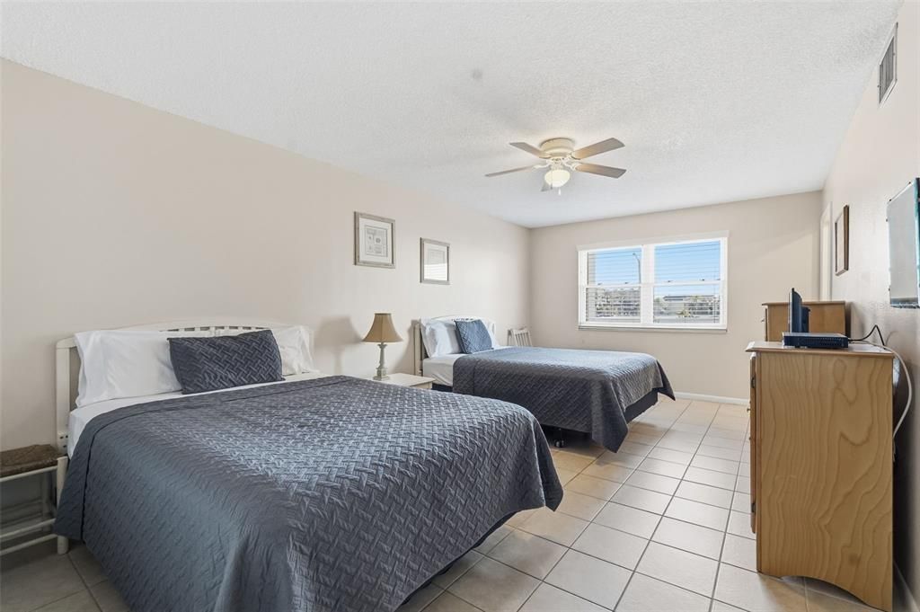 En Venta: $1,250,000 (3 camas, 3 baños, 1500 Pies cuadrados)