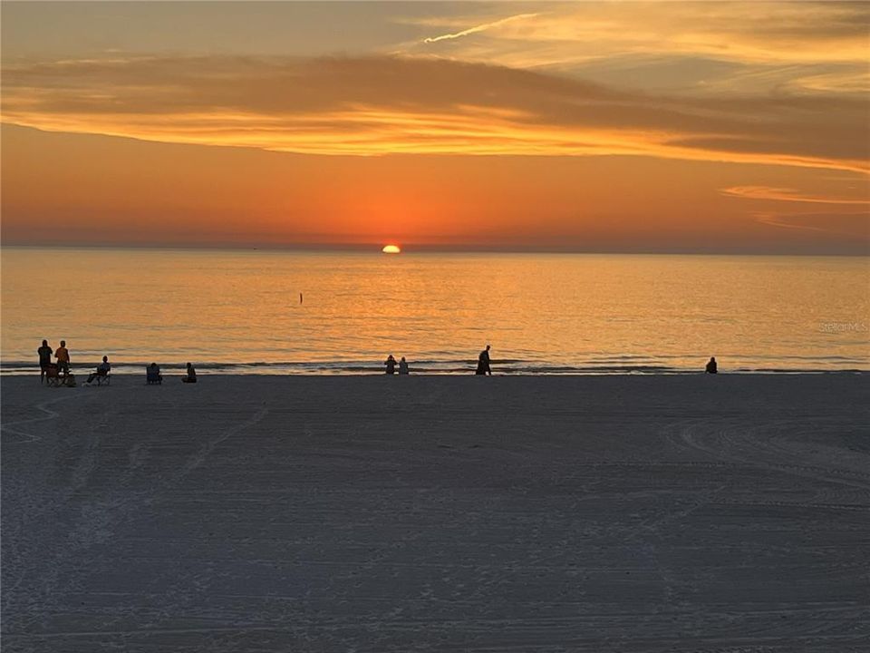 En Venta: $1,250,000 (3 camas, 3 baños, 1500 Pies cuadrados)