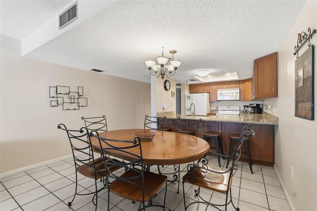 En Venta: $1,250,000 (3 camas, 3 baños, 1500 Pies cuadrados)